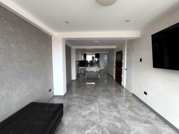 Departamento en El Golf con alexa en venta 3er piso 8